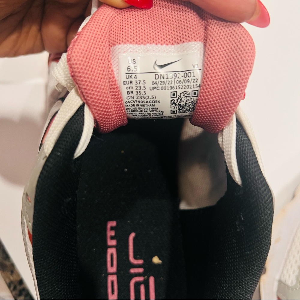 Nike Women's Zoom Air Fire sneaker - Picture 6 of 9